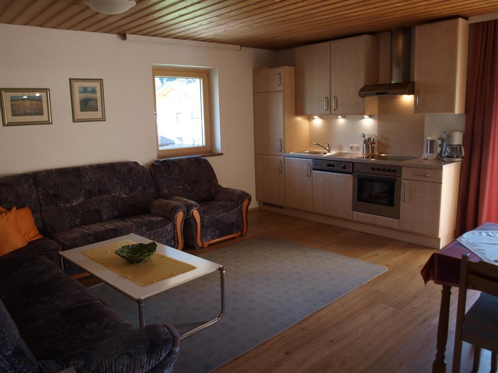 Ferienwohnungen Sommavilla 플메스 객실 사진