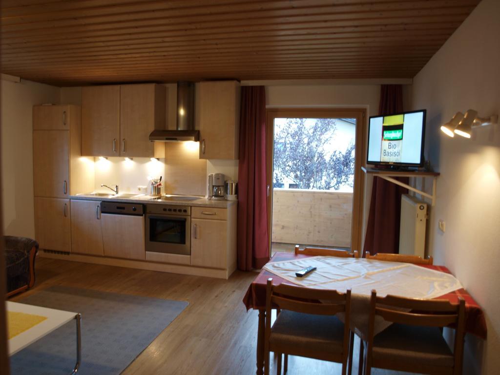 Ferienwohnungen Sommavilla 플메스 객실 사진